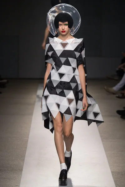 Look 34